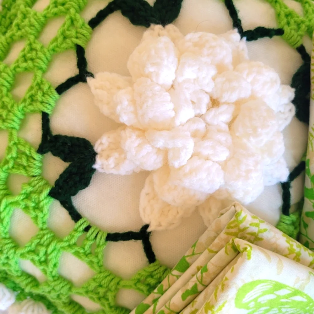 Vintage Queen Sz 5pc Bedding Curation - Picture 10 of 11